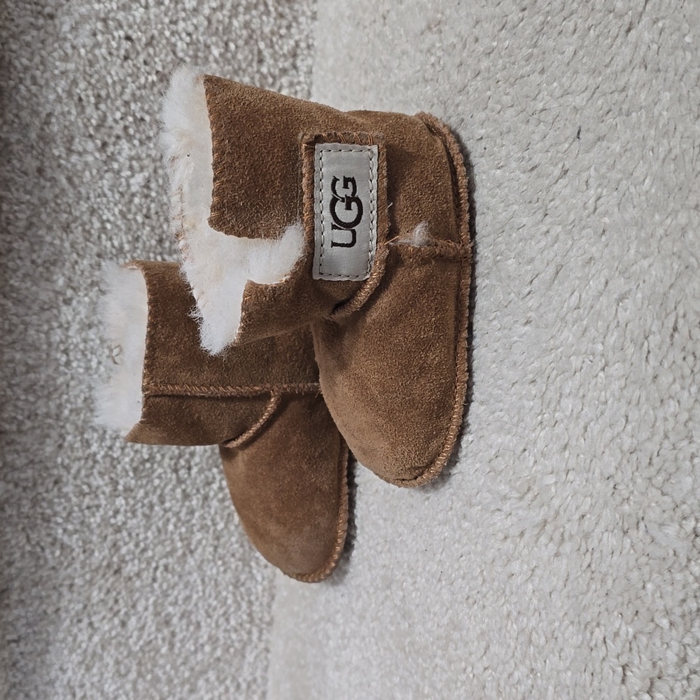 EUC Ugg Baby Boots infant small